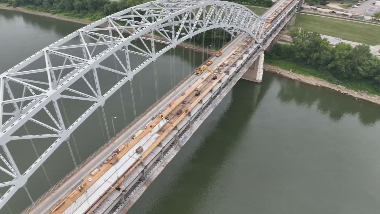 Sherman Minton Bridge closed indefinitely after crews find main deck needs 'immediate inspection'